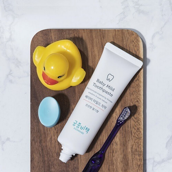 Goongbe Детская зубная паста со вкусом клубники Baby Mild Toothpaste Strawberry, 60 г Goongbe Детская зубная паста со вкусом клубники Baby Mild Toothpaste Strawberry, 60 г